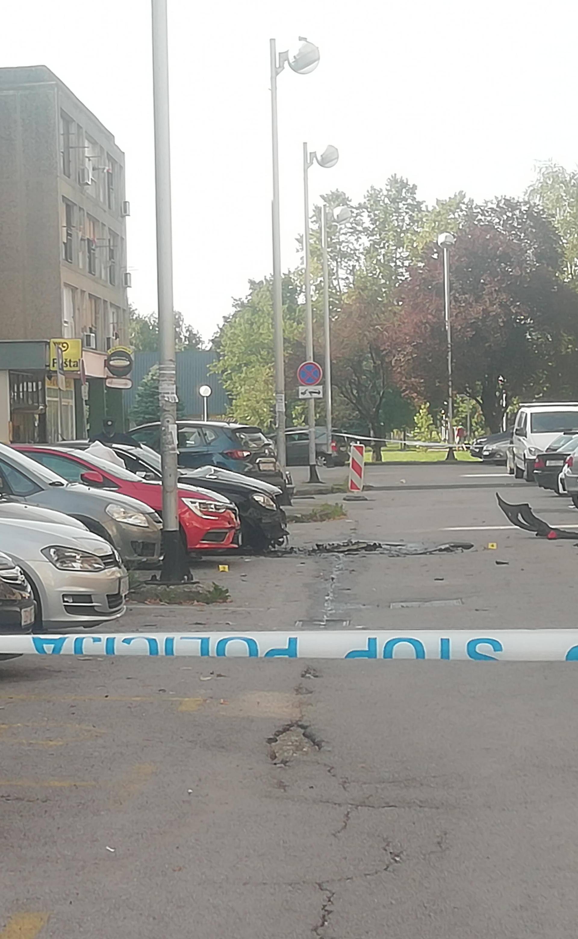 U Dugavama eksplodirao auto parkiran na invalidskom mjestu