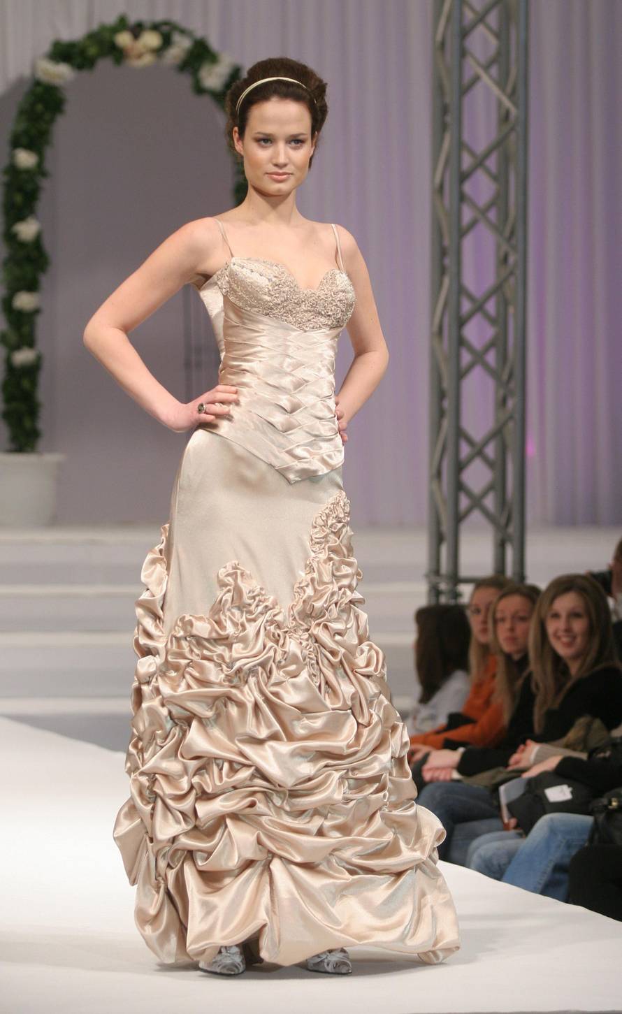 ARHIVA - Zagreb: Poznate dame prošetale u vjenčanicama na Sajmu vjenčanja