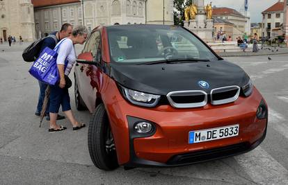 Mali električni BMW i3 bio je kao izvanzemaljac u Zagrebu