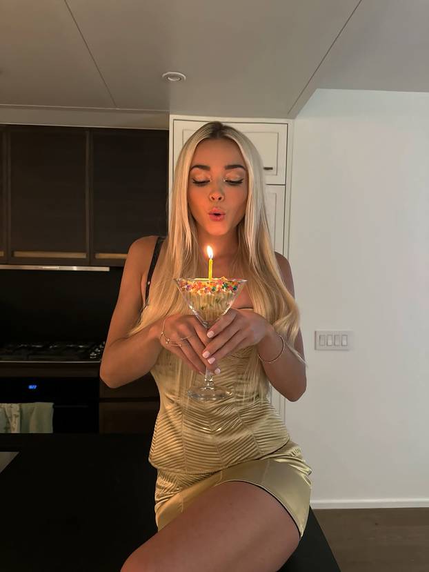 FOTO Ovo je influencerica koja će glumiti u novom Baywatchu: Pogledajte kako joj stoji bikini