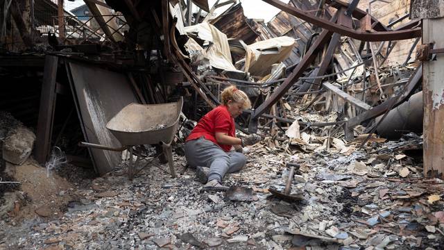 Raging forest fires turn deadly in Chile