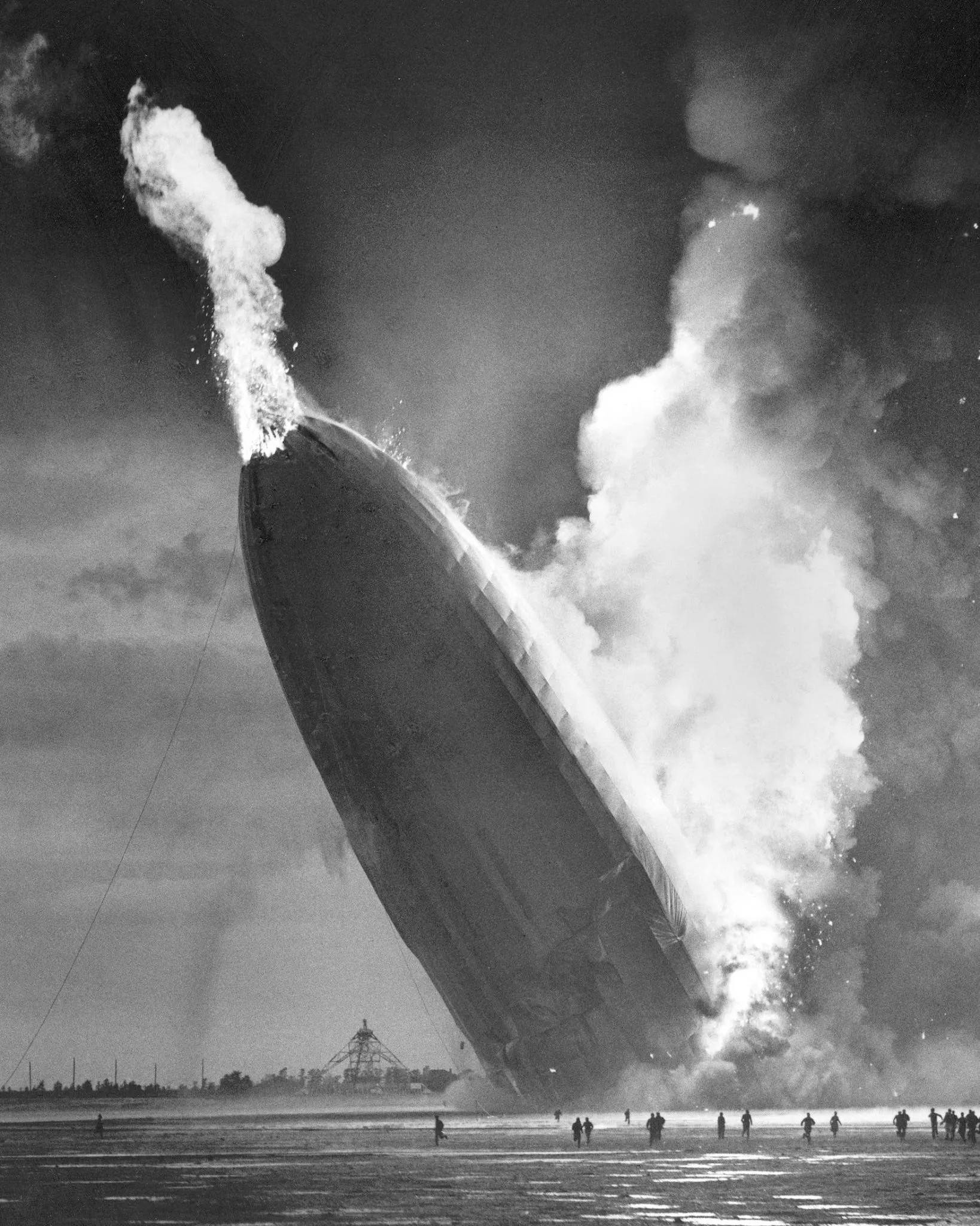 Hindenburg je bio tehnološko čudo, njegova tragedija označila je kraj ere za zračne brodove