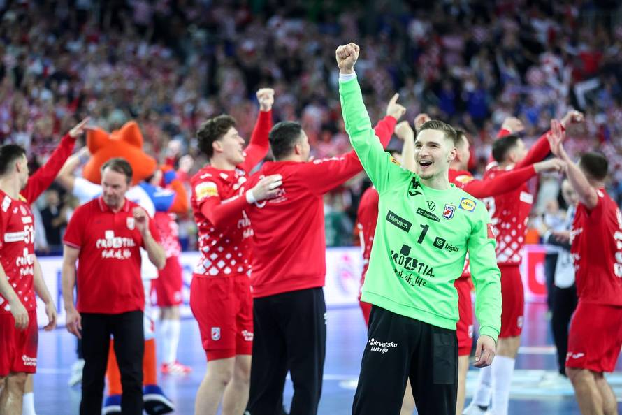 Zagreb: Slavlje rukometaša Hrvatske nakon pobjede nad Francuskom i prolaska u finale Svjetskog prvenstva