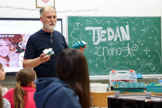 Zagreb: Lego radionica u osnovnoj &scaron;koli Silvija Strahimira Kranj&ccaron;evi&cacute;a