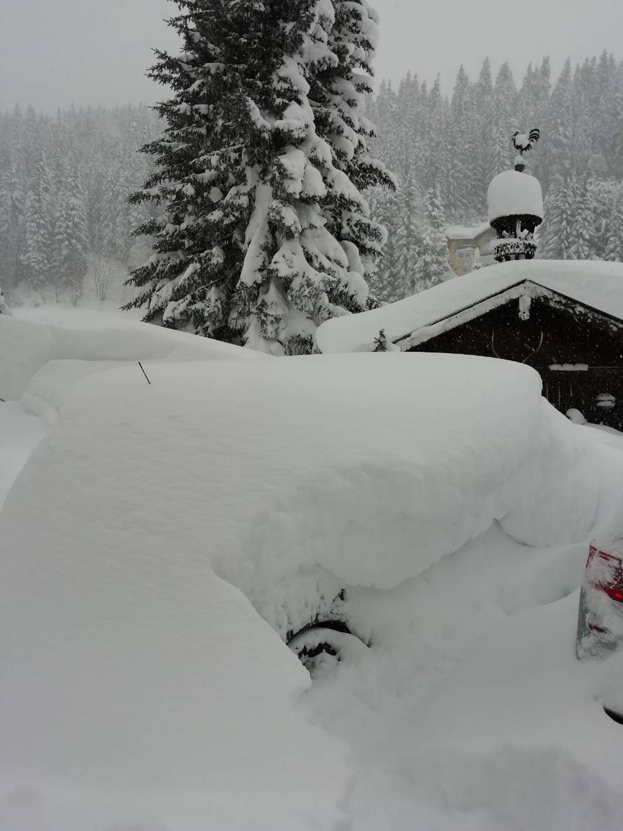 Vapaj zametenih Hrvata: Strah nas je, molimo se da preživimo