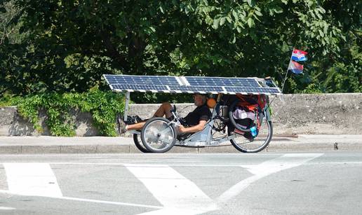 Elektro tricikl: Češkog turista na more vozi sunčeva svjetlost