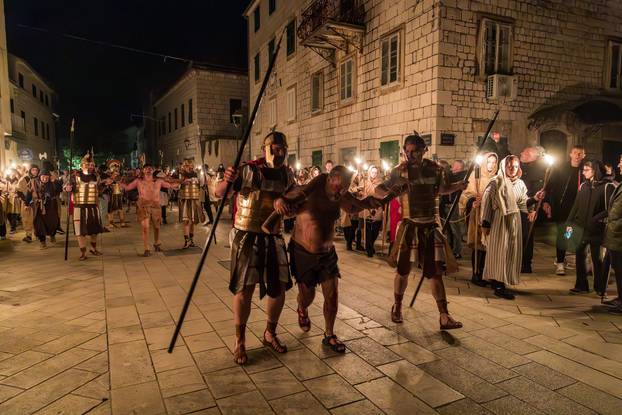 Imotski: Uprizorenje 24. Žive slike Muke Isusove