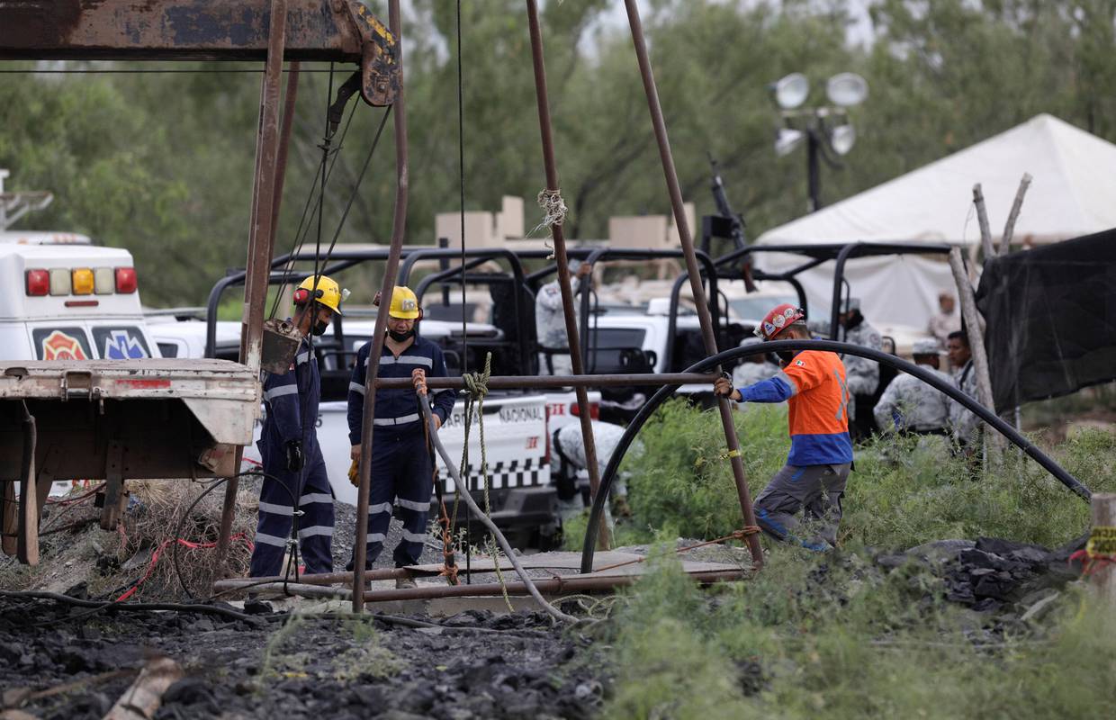 Meksički rudari već su tri dana zarobljeni pod zemljom zbog urušavanja i poplave