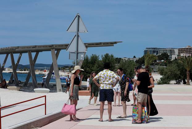 Split: Kupači na novoj plaži Žnjan