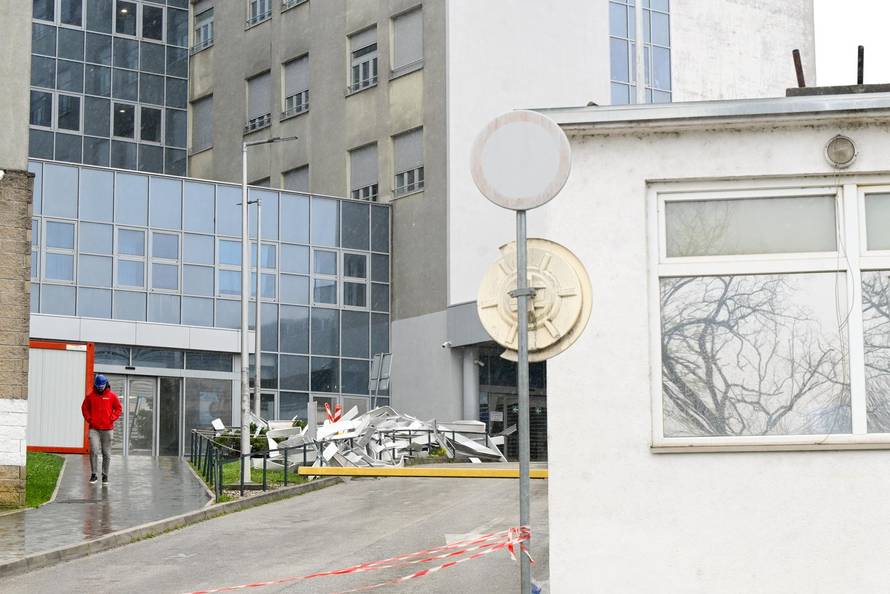 Zagreb: Nevrijeme oštetilo nadstrešnicu na Rebru