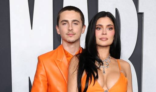 Kao jaje jajetu: Kylie Jenner i Timothee Chalamet se uskladili u naran&ccaron;astim kombinacijama