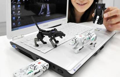 Japanski USB stickovi transformiraju se u robote