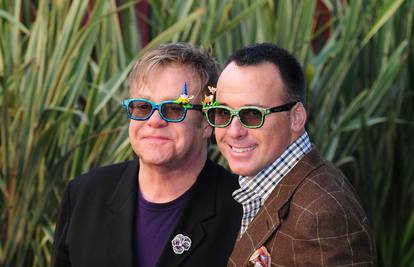 Elton John i suprug David sinu se trude biti zabavni roditelji...