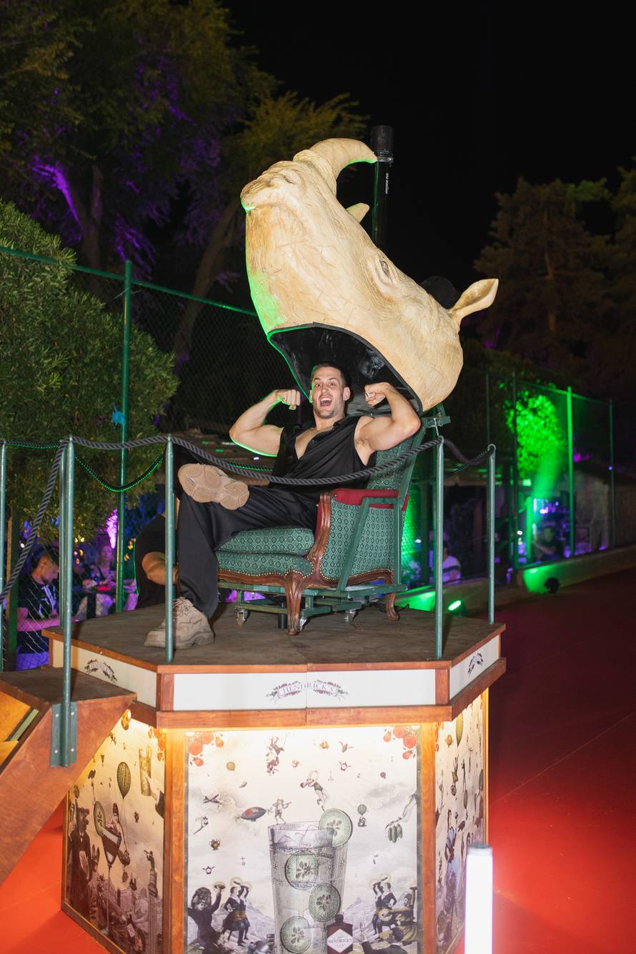 Koreograf i influencer Luciano Plazibat i njegovi Splićani su uživali u 'balunu' na vrući zrak