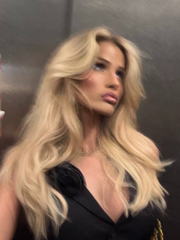 FOTO Dias nedavno prekinuo, a manekenka je sada objavila selfie iz kreveta njegove bivše