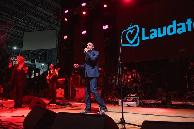 Drazen Zečić nastupio na 13. Hrvatskoj noći u Frankfurtu