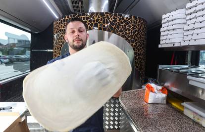 Putujući pizza-bus radi pizze iz krušne peći: 'Želimo predstaviti pizzu diljem Hrvatske'
