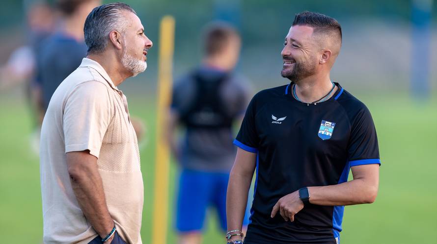 Nogometaši Osijeka večernji trening odradili na Opus Areni