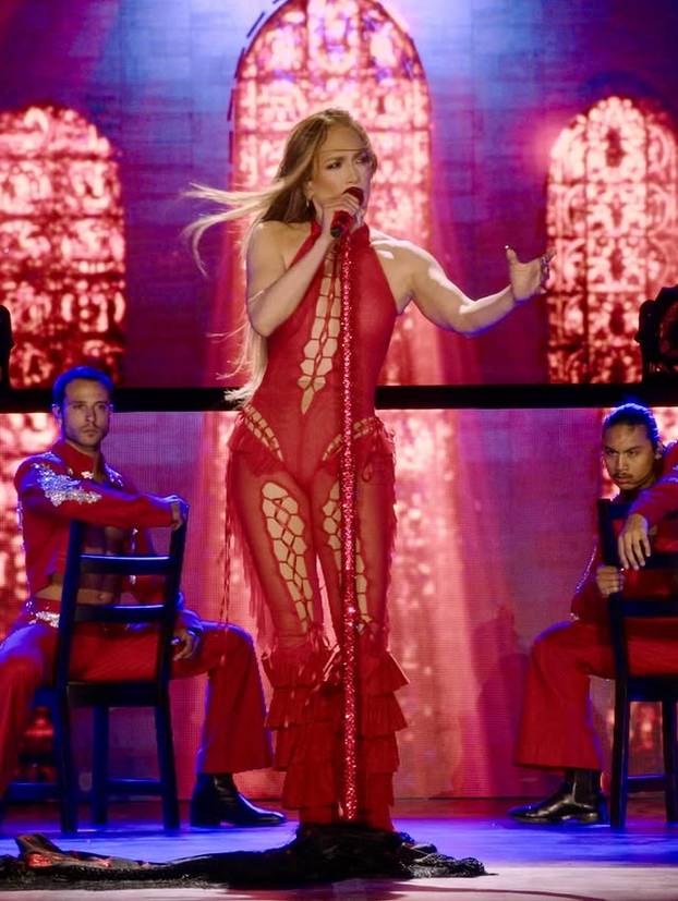 FOTO  Disciplina, snaga i ples - tajna top izgleda Jennifer Lopez