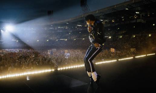 U kina je do&scaron;ao film o Michaelu Jacksonu. Neki kriti&ccaron;ari su vrlo o&scaron;tri: 'Bezli&ccaron;no i frustriraju&cacute;e'