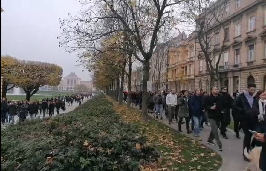 Stotine bez maski i distance na novom prosvjedu protiv mjera