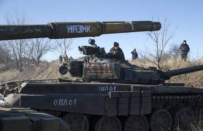 Rusija gomila oružje na Krimu, NATO na Baltik šalje tenkove