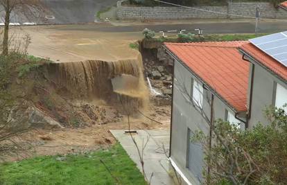 Jake poplave u Sardiniji: Troje ljudi poginulo, dvoje je nestalo