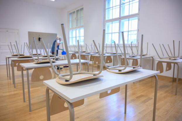 Zagreb: Obilazak obnovljene Prve ekonomske gimnazije