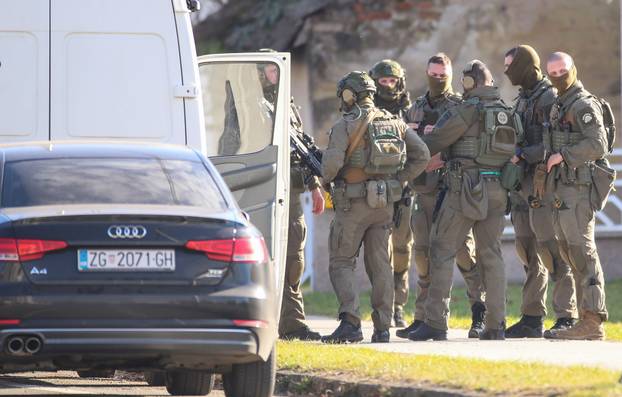 Muškarac u Velikoj Gorici puškom ubio ženu i pobjegao