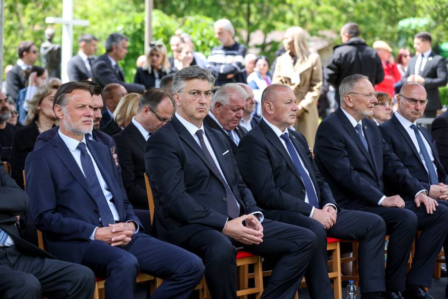 Andrej Plenković na svetoj misi u Crkvi Muke Isusove u Maclju