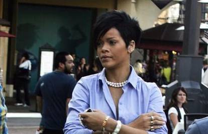 Rihanna na provodu dala striptizetama 13.500 kuna