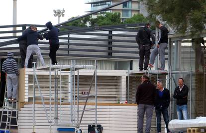 Nastavljeno rušenje ilegalnih objekata na splitskom Žnjanu