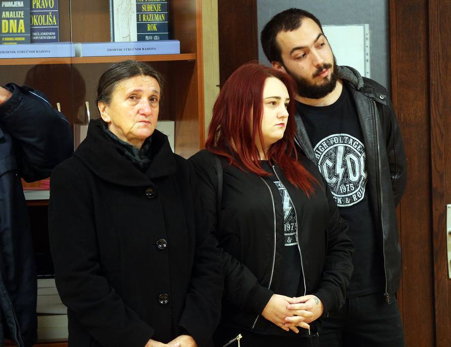 'Teta Jasmina gurnula je djeda Fredija, proletio je kroz staklo'