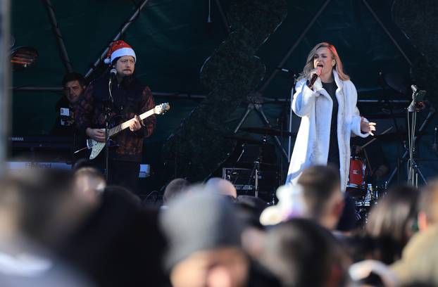 Veseli doček Nove godine u podne u Samoboru