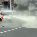 VIDEO Zapalio se motocikl na Trešnjevci: 'Samo je odjednom planuo, sve je bilo puno dima'