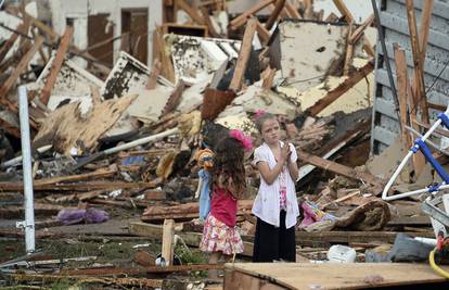 Tornado opustošio Oklahomu: Među 24  poginulih je i  9 djece