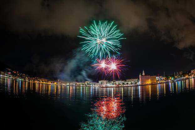 Split: Vatromet povodom proslave Sv Dujma, zaštitnika grada Splita