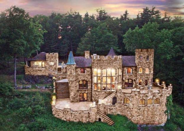 FOTO Dvorci diljem svijeta na prodaju! Neki imaju 200 soba, tamnice, jezera, šume i potoke