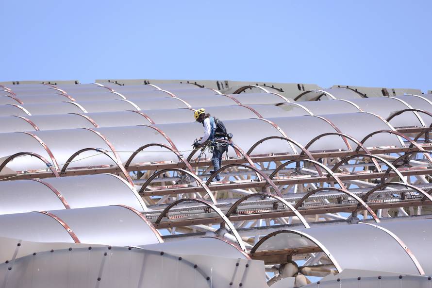 Split: Uklanjanje opasnih dijelova krova stadiona Poljud