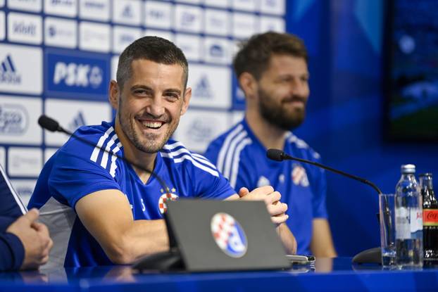 Zagreb: Petkovi&cacute; produ&zcaron;io vjernost Dinamu, modri 'predstavili' Ademija 