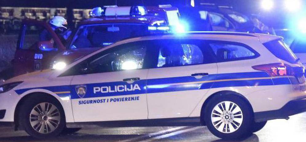Autom u Zagrebu naletio na moped, vozačica ozlijeđena