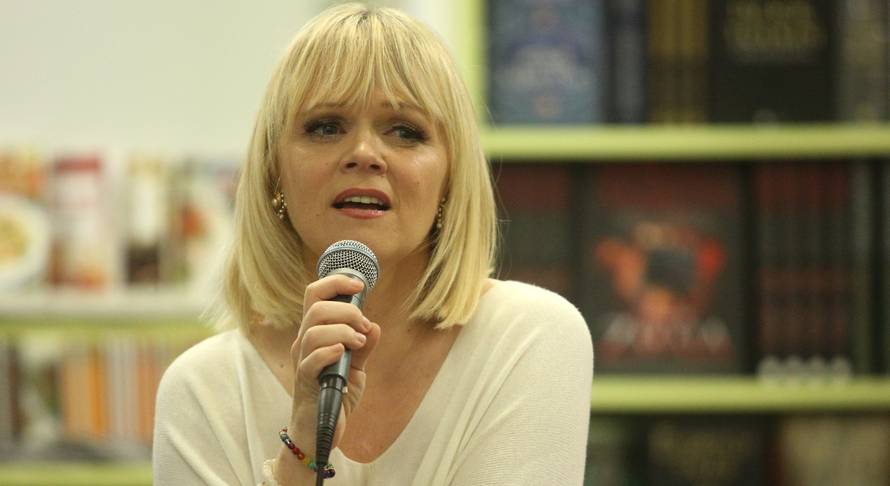 Zagreb: Tatiana Tajči Cameron predstavila svoju novu knjigu "Neslomljiva"