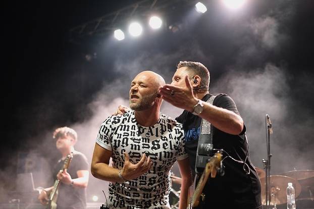 FOTO Na ovog Slavonca žene okidaju, a on pod svaku cijenu krije koga ljubi zadnjih godina