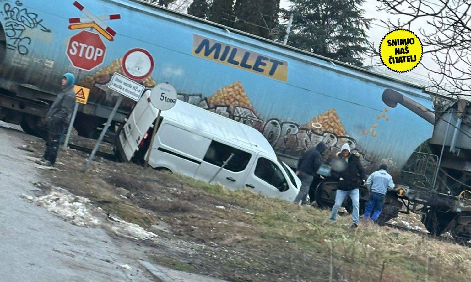 Zagreb: Sudar teretnog vlaka i kombija punog stranih radnika