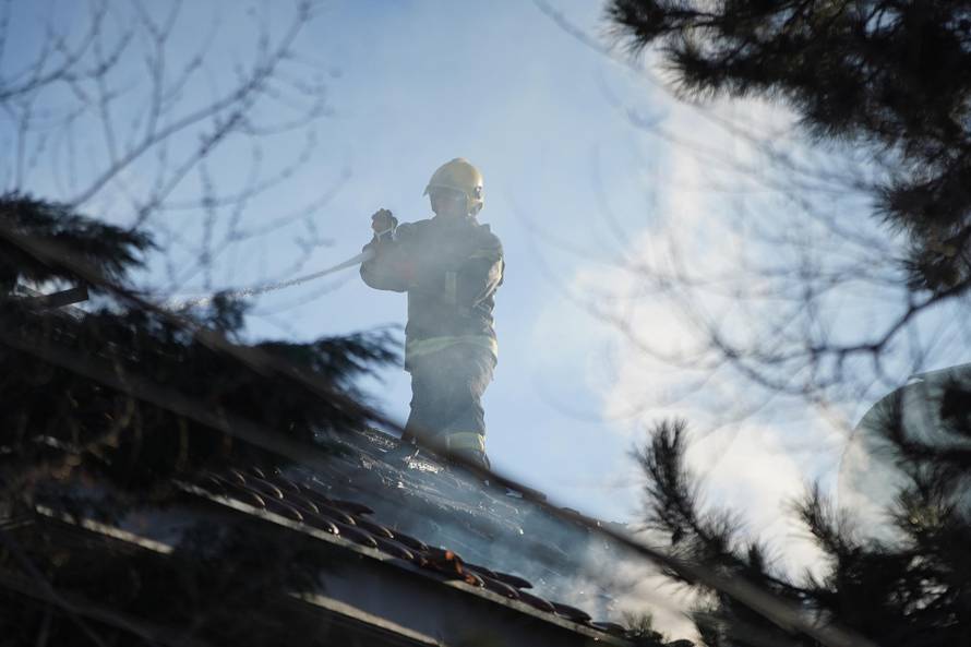 Gori rezidencija hrvatskog veleposlanika u Beogradu
