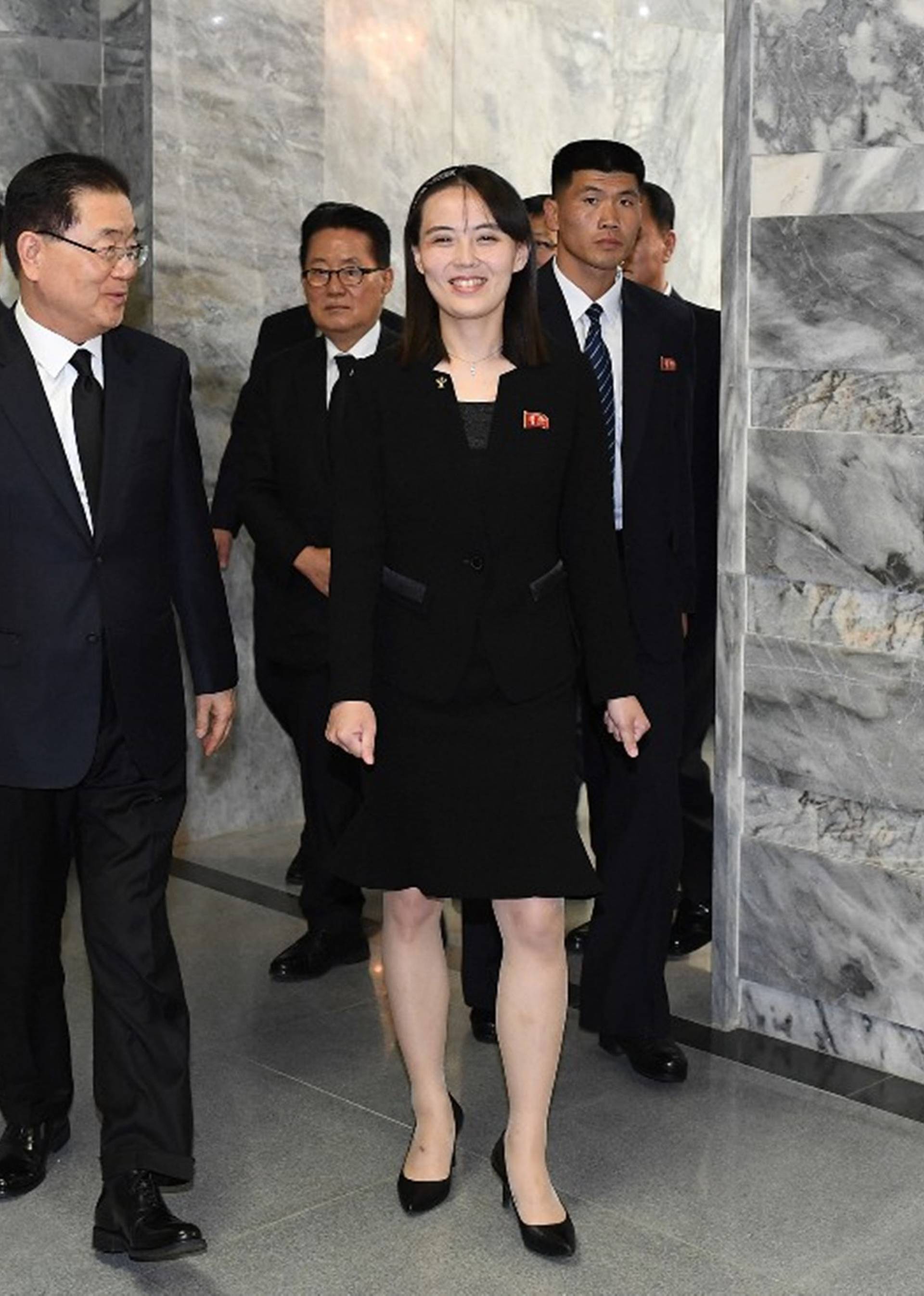 N.K. leader offers condolences over former first lady's death