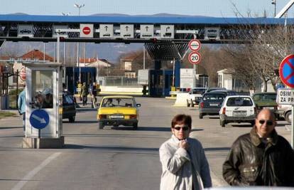 Kosovare pokušali preko granice prebaciti iz C. Gore