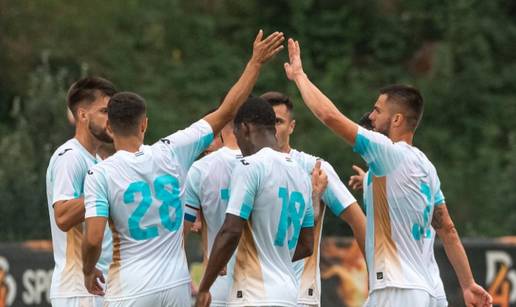 Rijeka dobila i drugu pripremnu utakmicu, Kek poludio na igra&ccaron;a pa ga izvadio u 15. minuti...