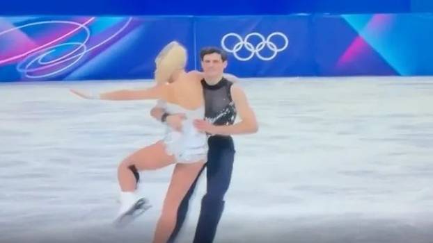 FOTO Ups! Raspao se kostim usred borbe za medalju na ZOI