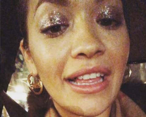 Rita Ora šokirala obožavatelje: Što ti se dogodilo sa zubom?